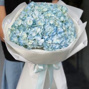 Букет из 5 голубых гортензий в Дубне