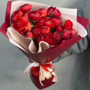 Букет из 21 красного ранункулюса в Дубне