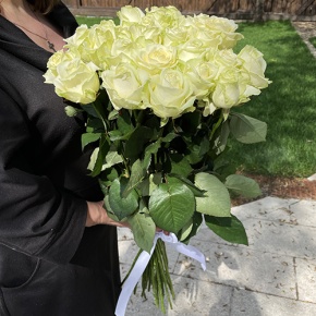 Букет из 21 белой розы (70 см) в Дубне