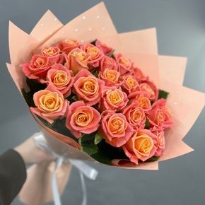 Букет из 25 роз Мисс Пигги (50 см) в Дубне