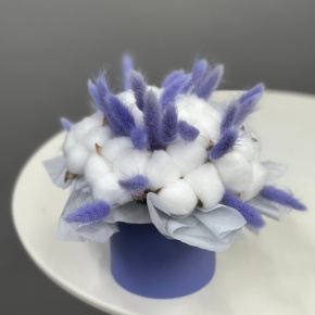 Композиция в шляпной коробке мини из хлопка и лагуруса в Дубне