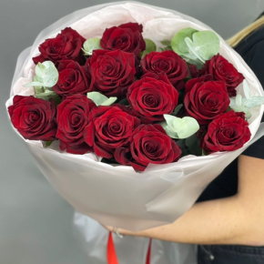 Букет из 13 роз Эквадор Эксплорер (60 см) в Дубне