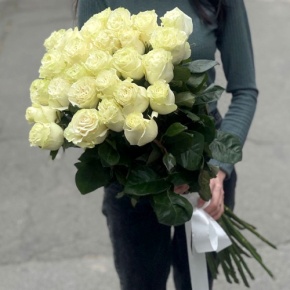 Монобукет из 25 роз Эквадор Мондиаль (80 см) в Дубне