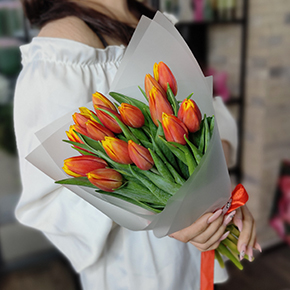Букет из 15 огненных тюльпанов в Дубне