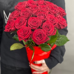 21 красная роза в конусе (50 см) в Дубне