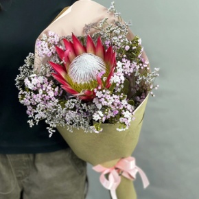 Букет из хамелациума, лимонниума и протеи в Дубне