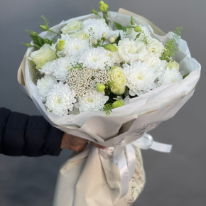 Букет "Меланхолия" из роз и хризантем в Дубне