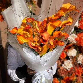 Монобукет из 21 оранжевой каллы в Дубне