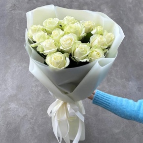 Букет "Умка" из 15 белых роз (50 см) в Дубне