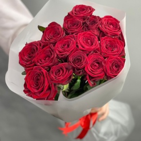 Букетик из 15 красных роз (60 см) в Дубне