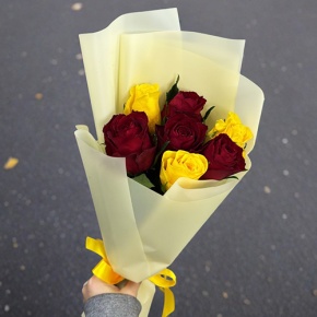 Букет из 7 Кенийских роз (40 см) в Дубне
