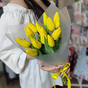 Букет из 15 жёлтых тюльпанов в Дубне