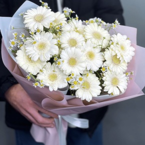 Нежный букет из гербер и ромашек в Дубне