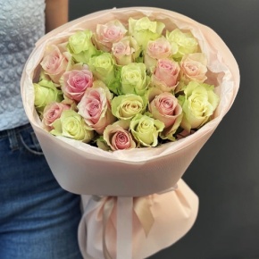 Букет из 21 нежной розы (40 см) в Дубне