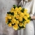 Букет из 25 лимонных роз с рускусом (40 см) в Дубне Букет из 25 лимонных роз с рускусом (40 см) в Дубне