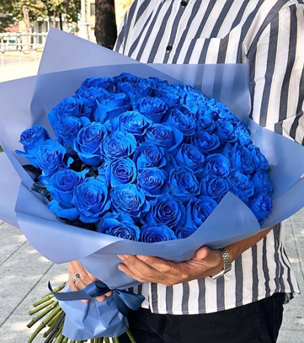 Букет из 51 синей розы Эквадор (60 см) в Дубне