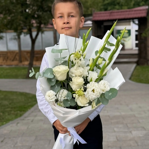 Букет на 1 сентября с гладиолусами, розами, эустомой и орнитогалумом в Дубне